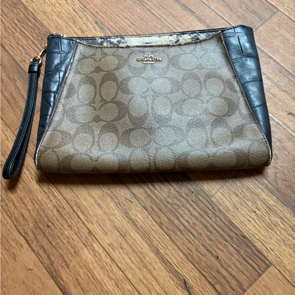 Coach Signature Beige and Black Wristlet